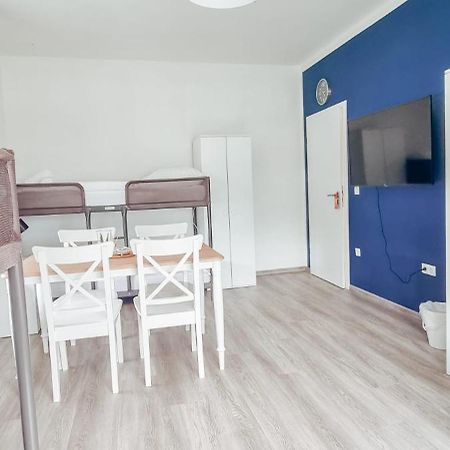 Sechsbettzimmer "Blau" In Zentraler Lage BRE 외부 사진